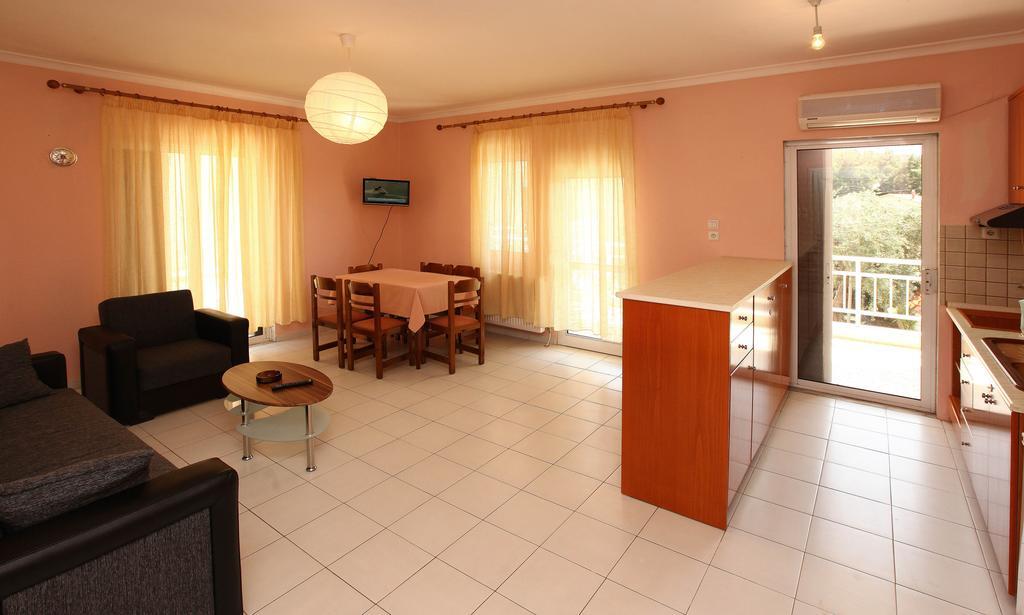 Aparthotel Amarilia Skala Rachoni  Esterno foto