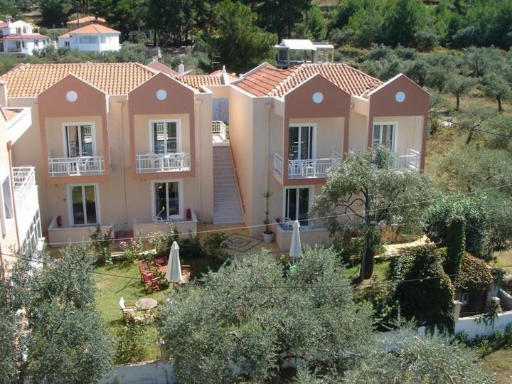 Aparthotel Amarilia Skala Rachoni  Esterno foto